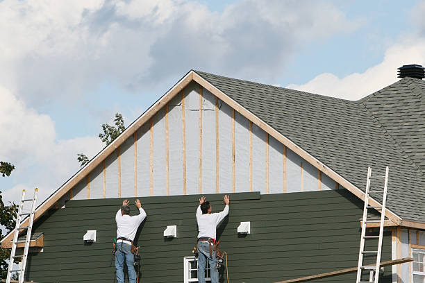 Professional Emergency Siding Repair technician working in Zuni, VA